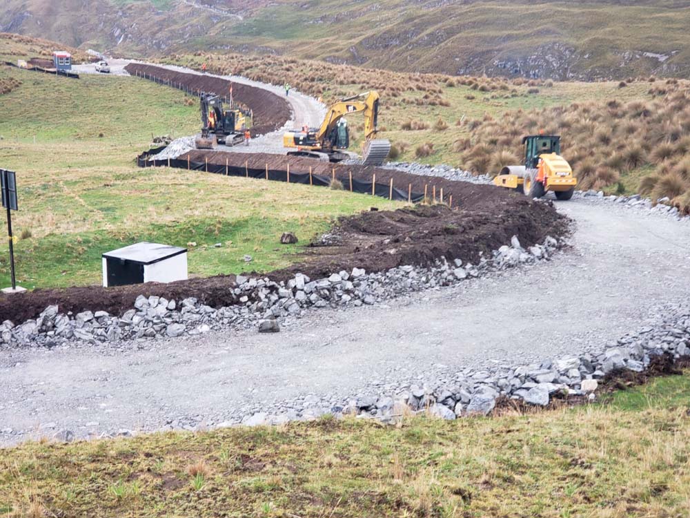 CONSTRUCCIÓN DE OBRAS CIVILES Y MOVIMIENTO DE TIERRAS
