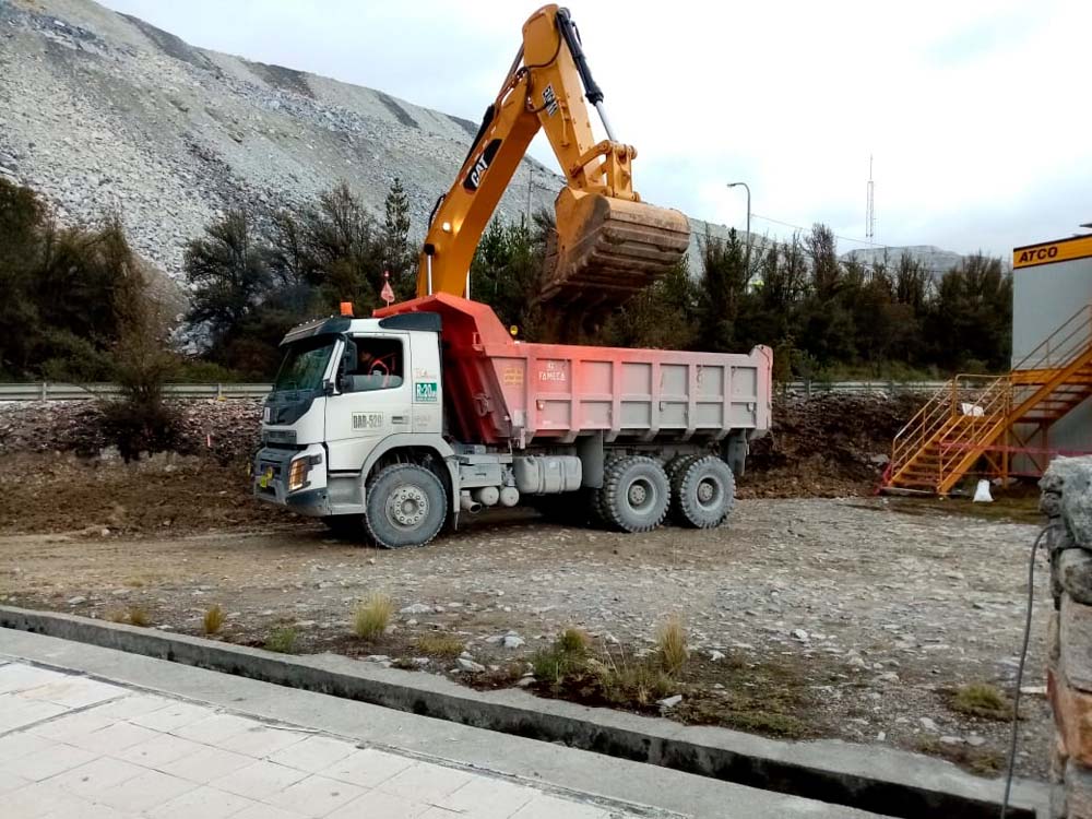 CONSTRUCCIÓN DE OBRAS CIVILES Y MOVIMIENTO DE TIERRAS