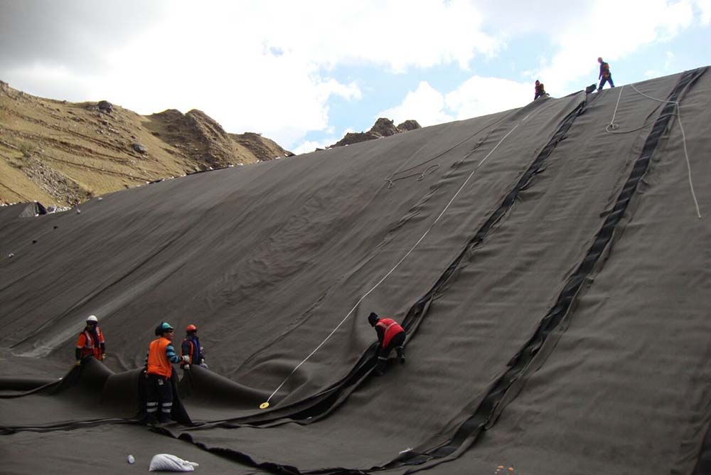 INSTALACIÓN DE GEOSINTÉTICOS